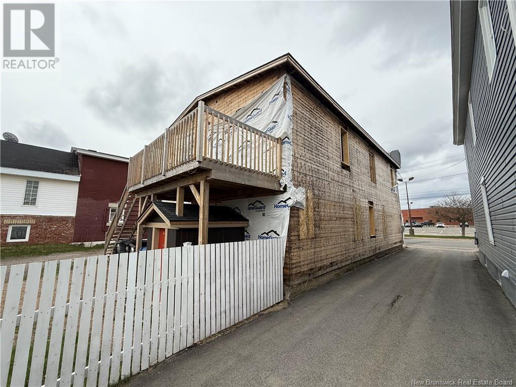 Photo 2 of 244 250 St George, Bathurst NB