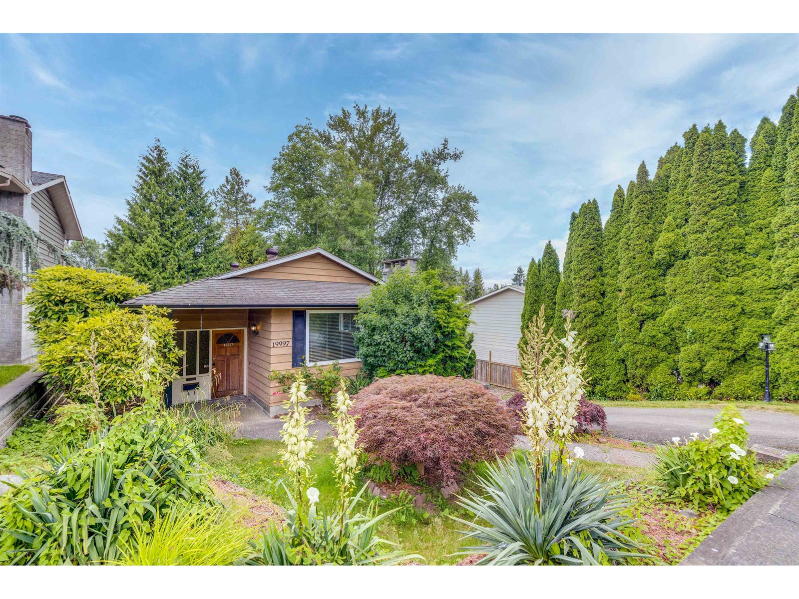 Photo 2 of 19997 50 Avenue, Langley BC