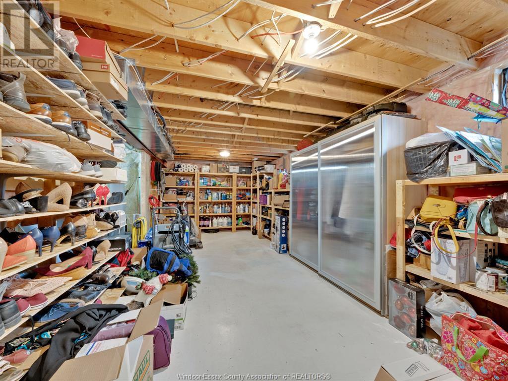 Photo 42 of 137 Seymour Crescent, Lakeshore ON