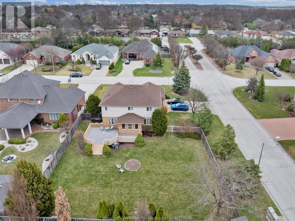 Photo 49 of 137 Seymour Crescent, Lakeshore ON