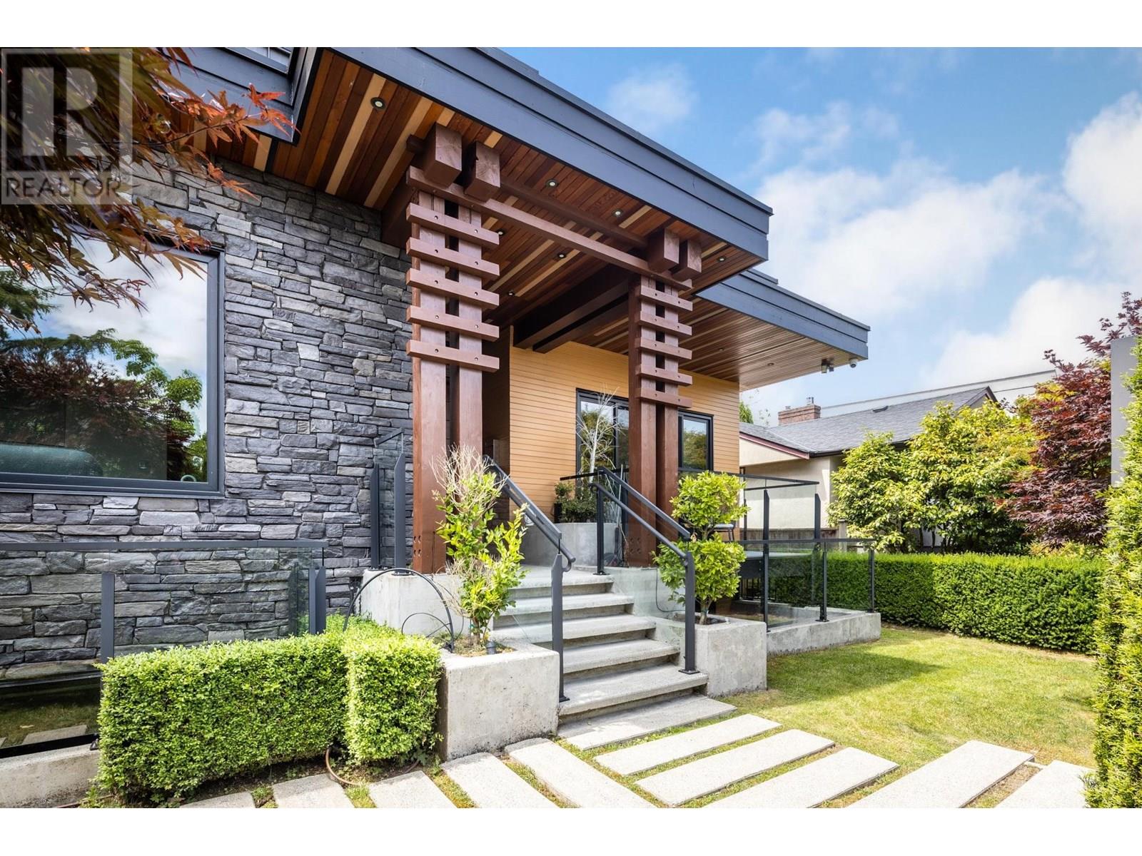 Photo 3 of 3521 Puget Drive, Vancouver BC