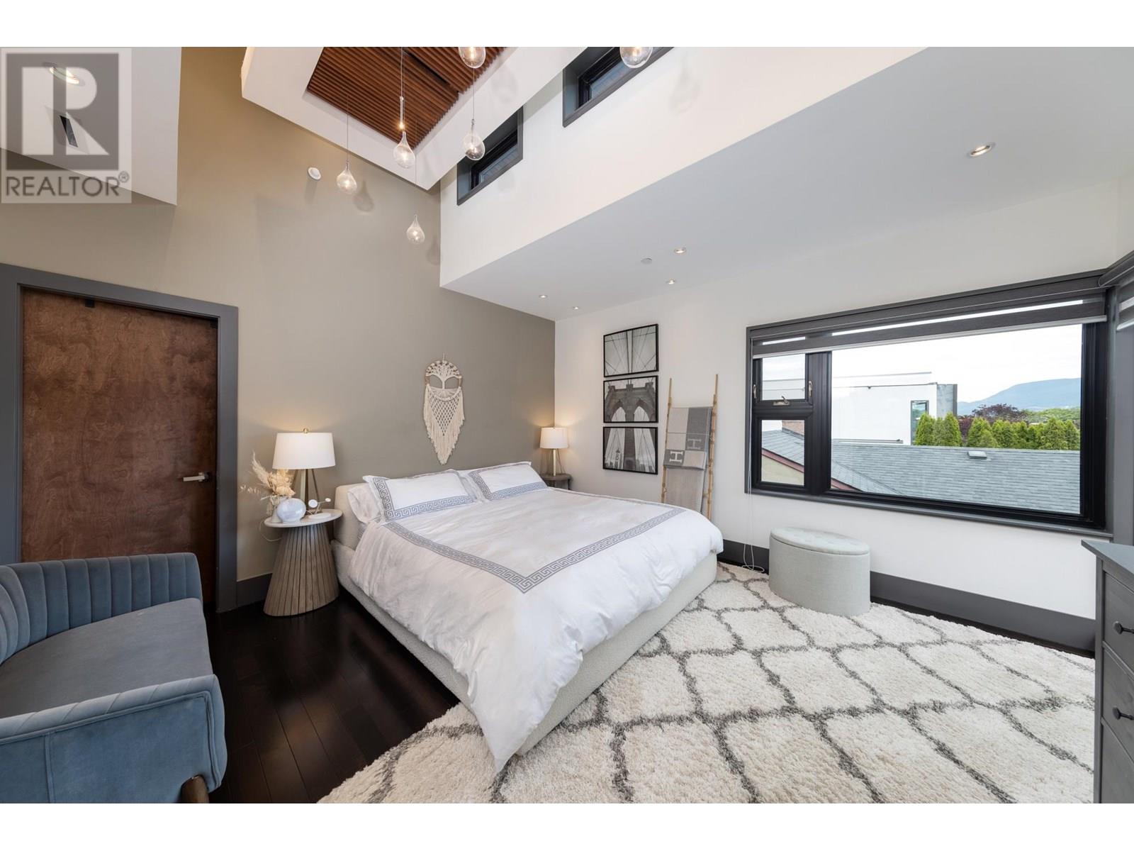 Photo 23 of 3521 Puget Drive, Vancouver BC