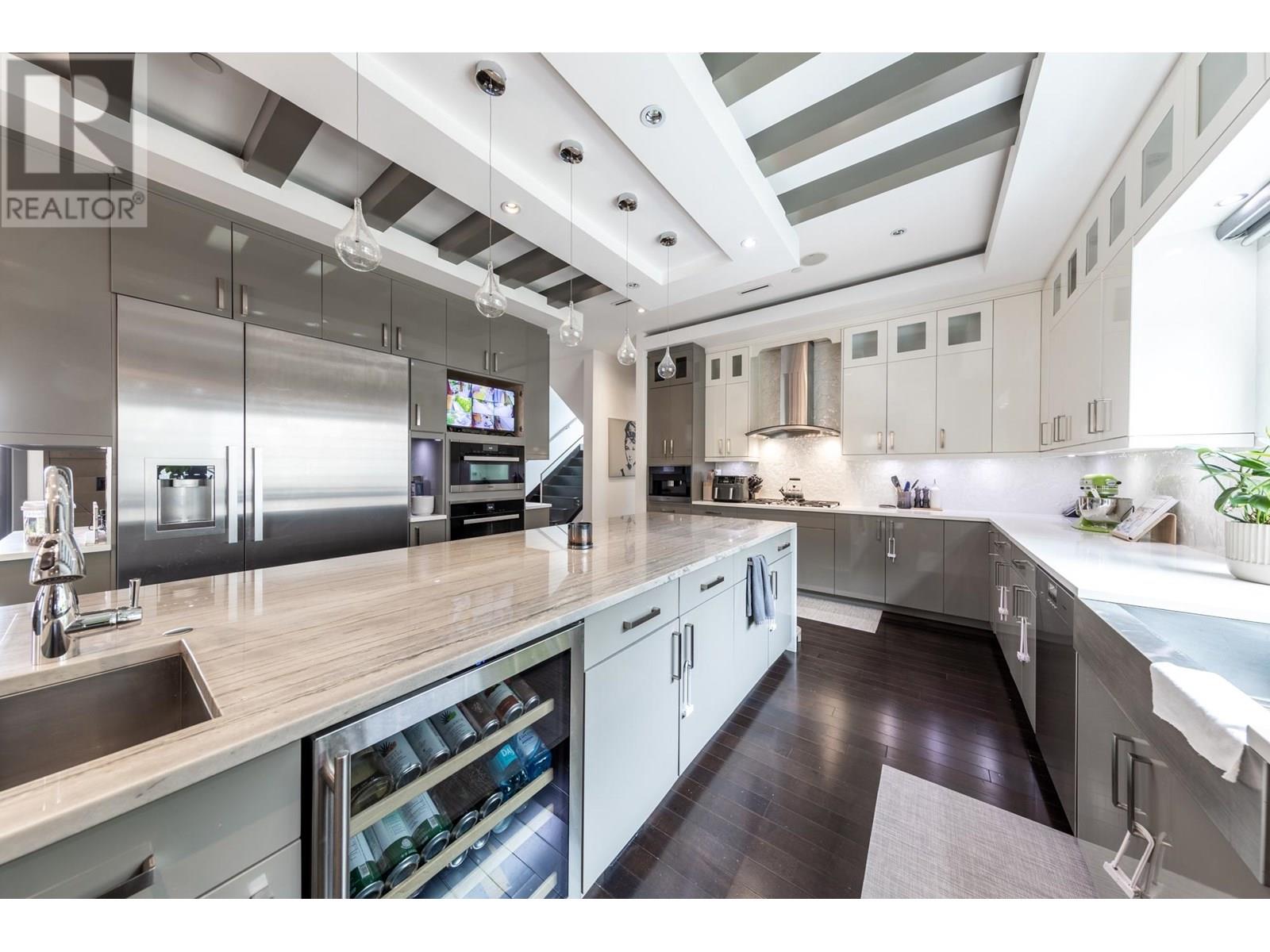 Photo 13 of 3521 Puget Drive, Vancouver BC