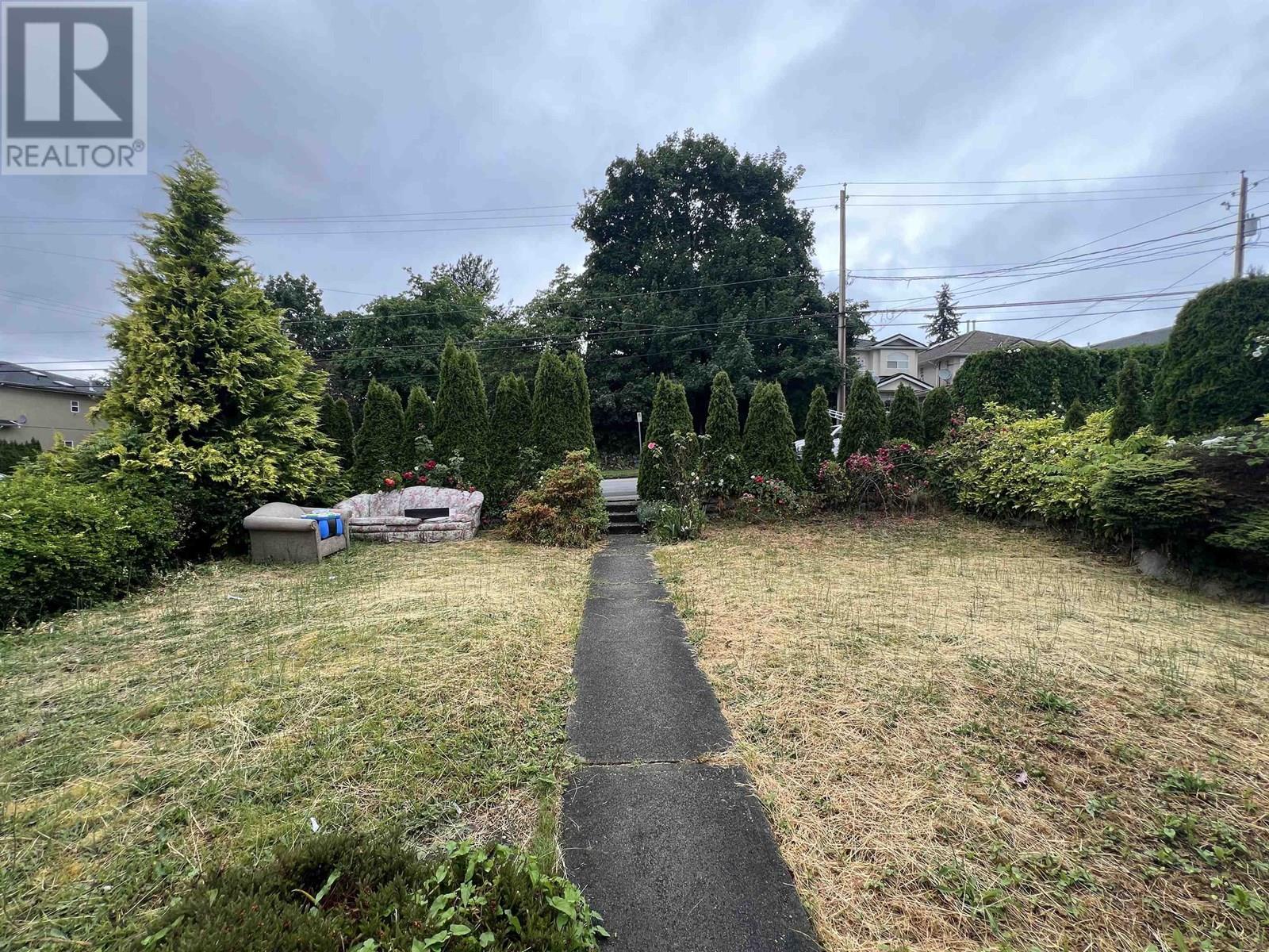 1224 SIXTH AVENUE, New Westminster