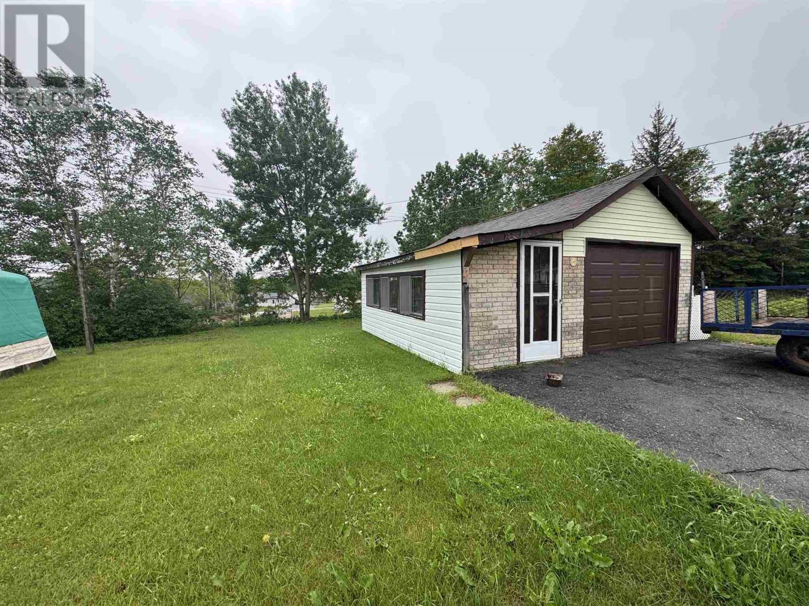 Photo 6 of 6 Kinglet Place, Manitouwadge ON