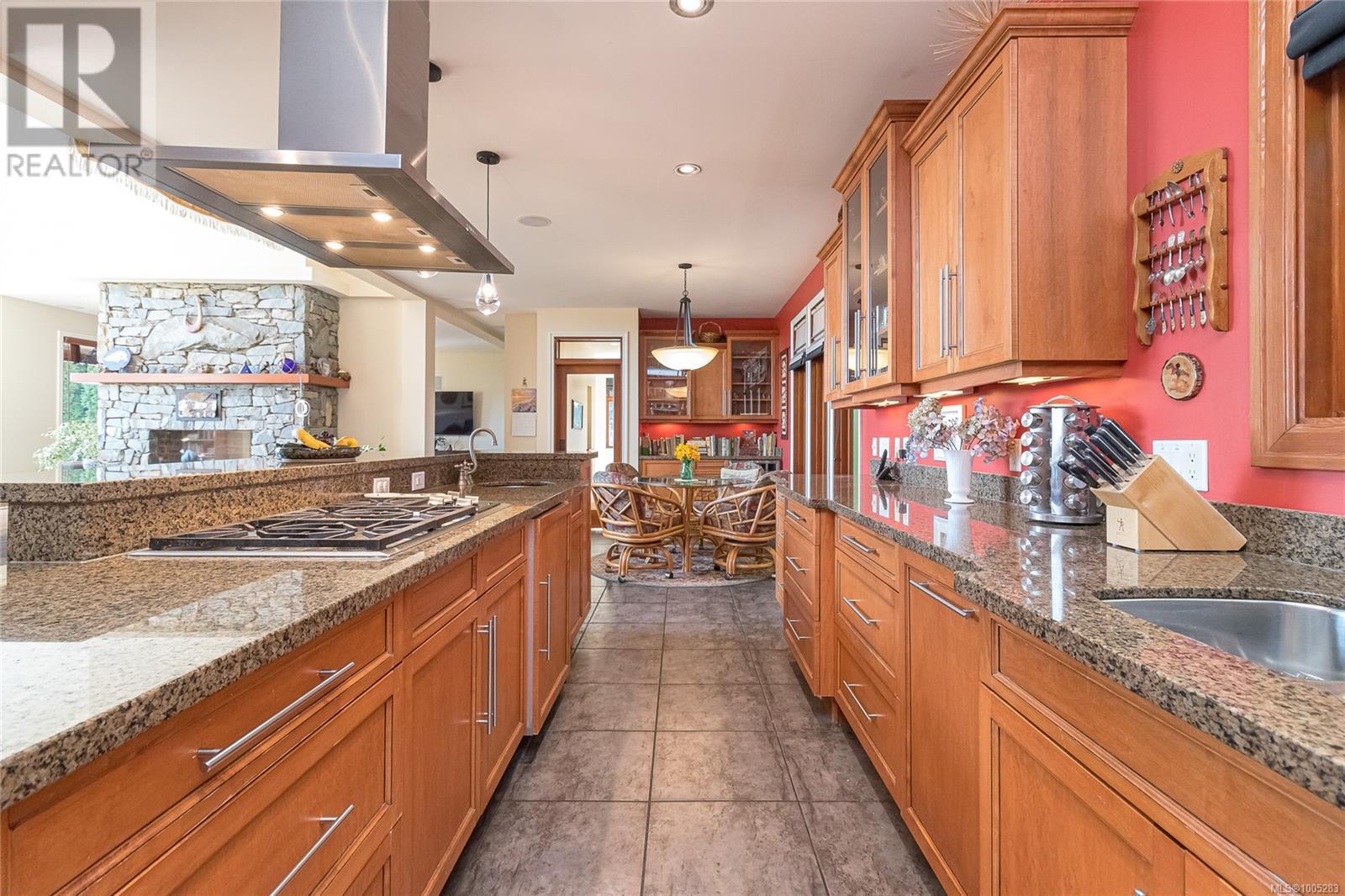Photo 15 of 7014 Beach View Crt, Central Saanich BC