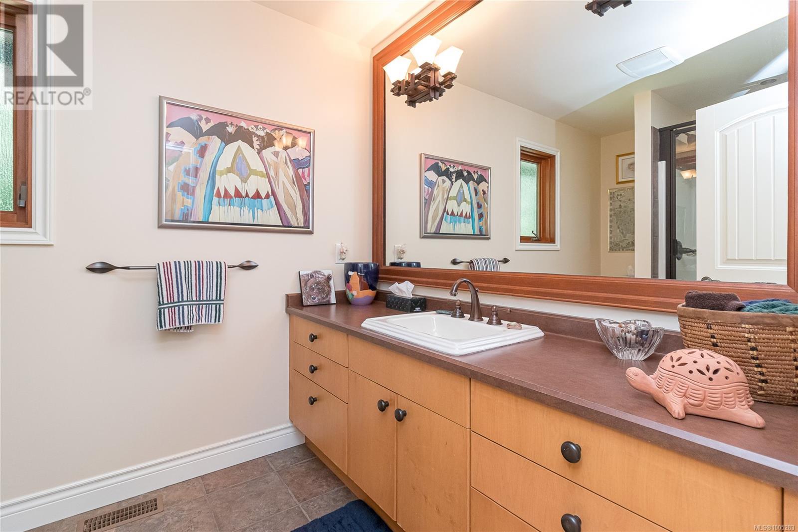 Photo 23 of 7014 Beach View Crt, Central Saanich BC