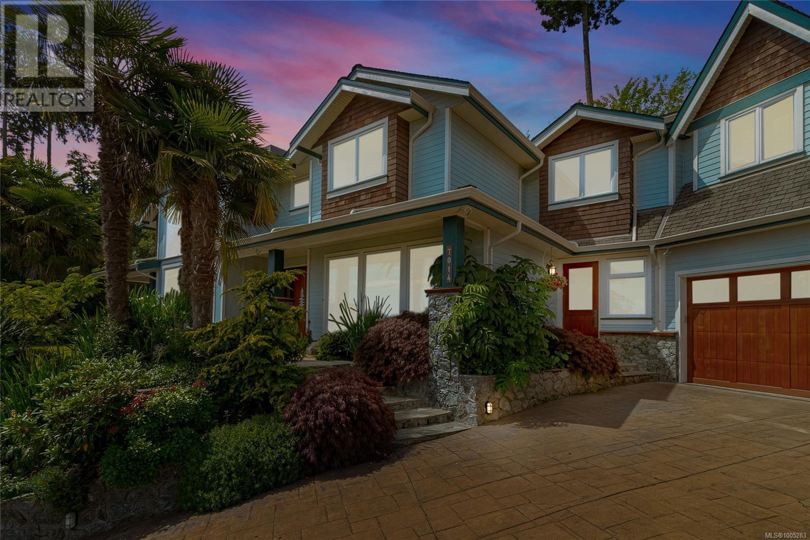 Photo 3 of 7014 Beach View Crt, Central Saanich BC