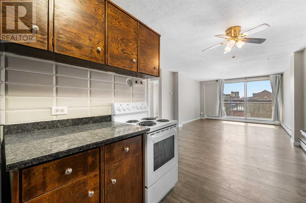 Single Family House for Sale in    Avenue SW Cliff Bungalow Calgary 