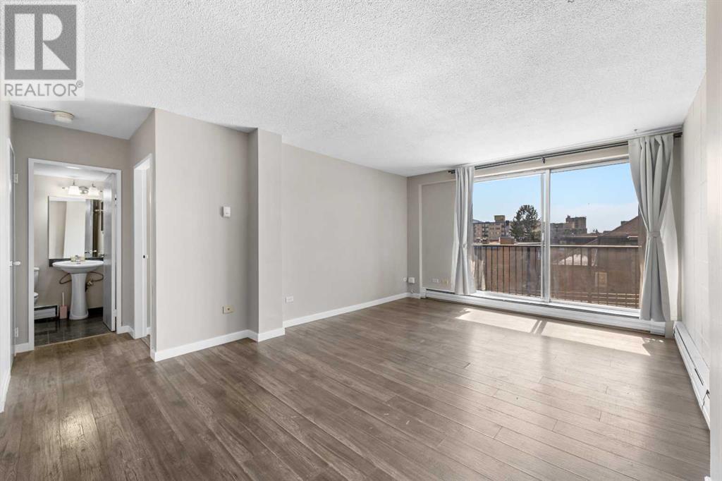 Single Family House for Sale in    Avenue SW Cliff Bungalow Calgary 