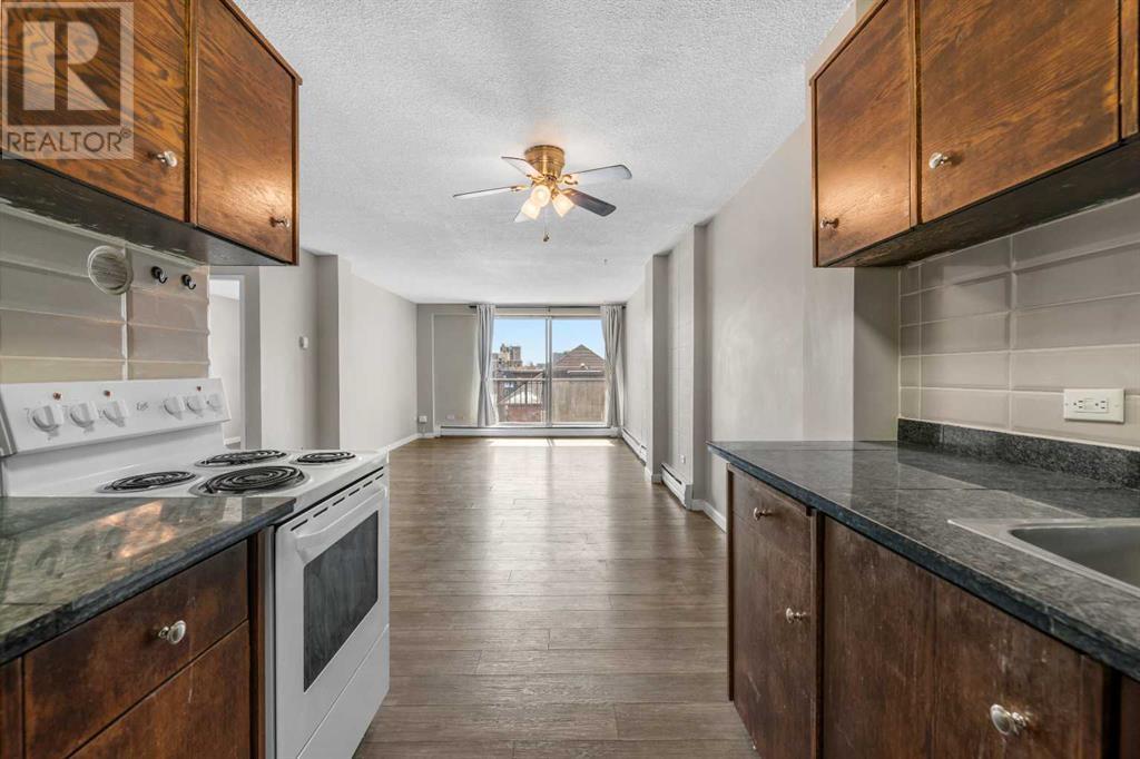 Single Family House for Sale in    Avenue SW Cliff Bungalow Calgary 