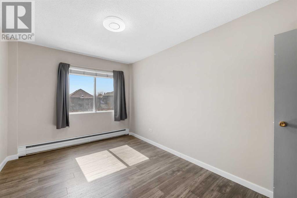 Single Family House for Sale in    Avenue SW Cliff Bungalow Calgary 