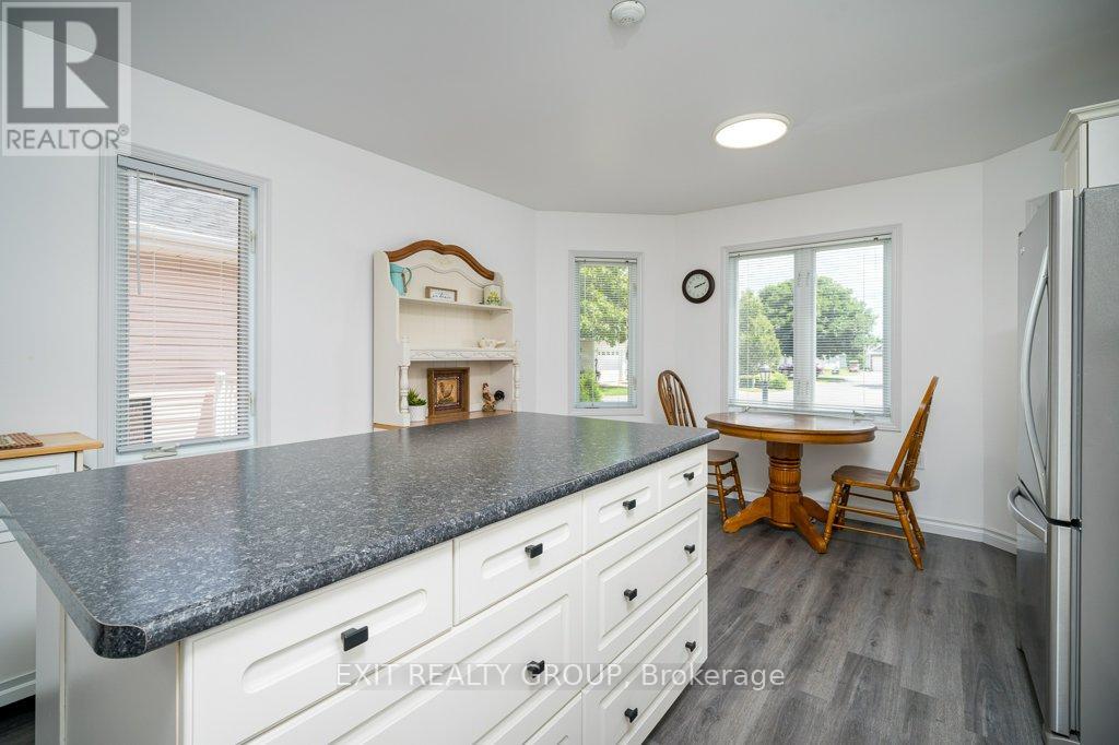 Photo 10 of 9 Quaker Court, Prince Edward County ON