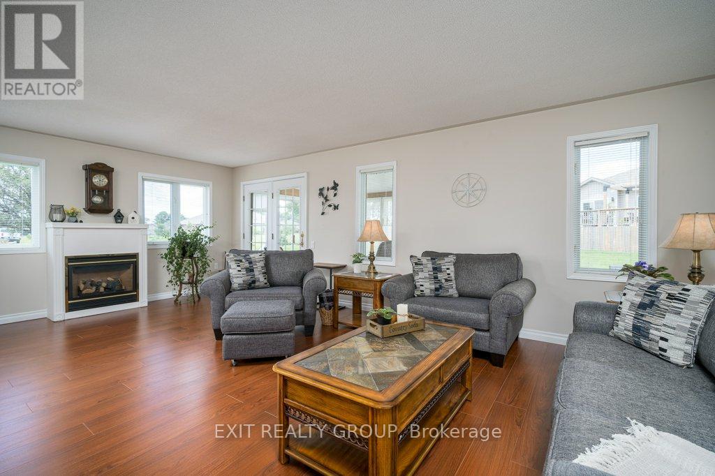 Photo 39 of 9 Quaker Court, Prince Edward County ON
