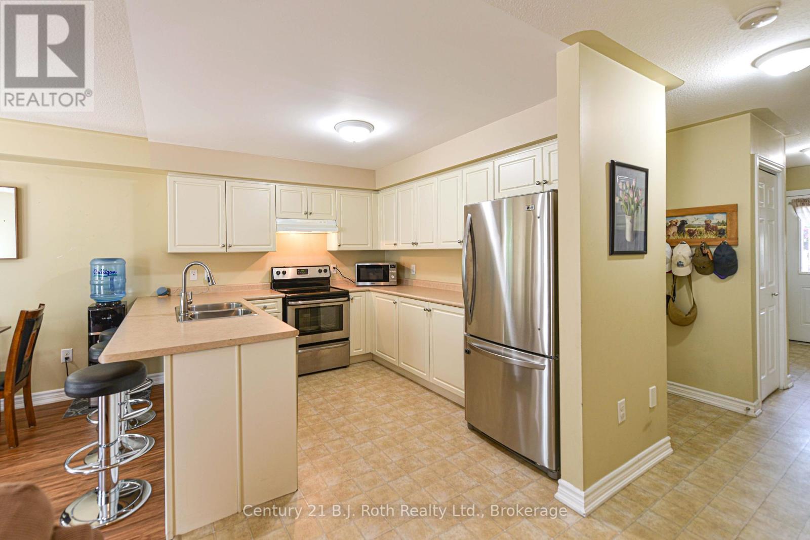 Photo 6 of 36 Michelle Drive, Orillia ON