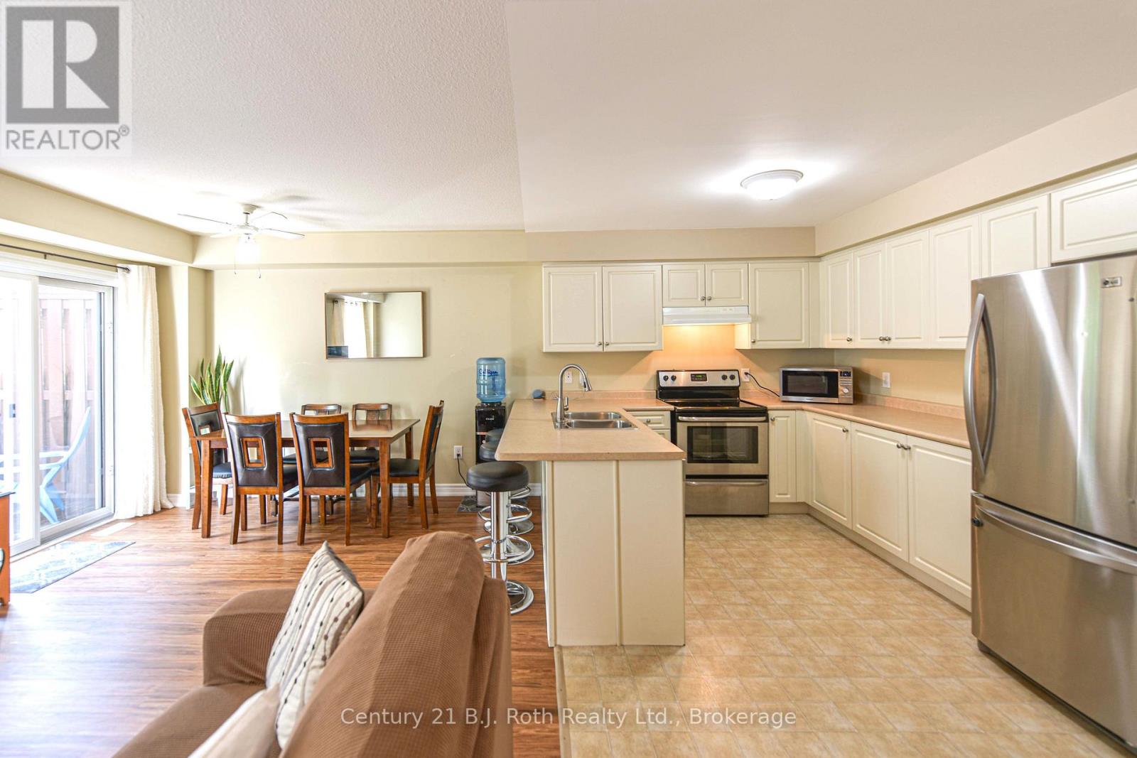 Photo 31 of 36 Michelle Drive, Orillia ON