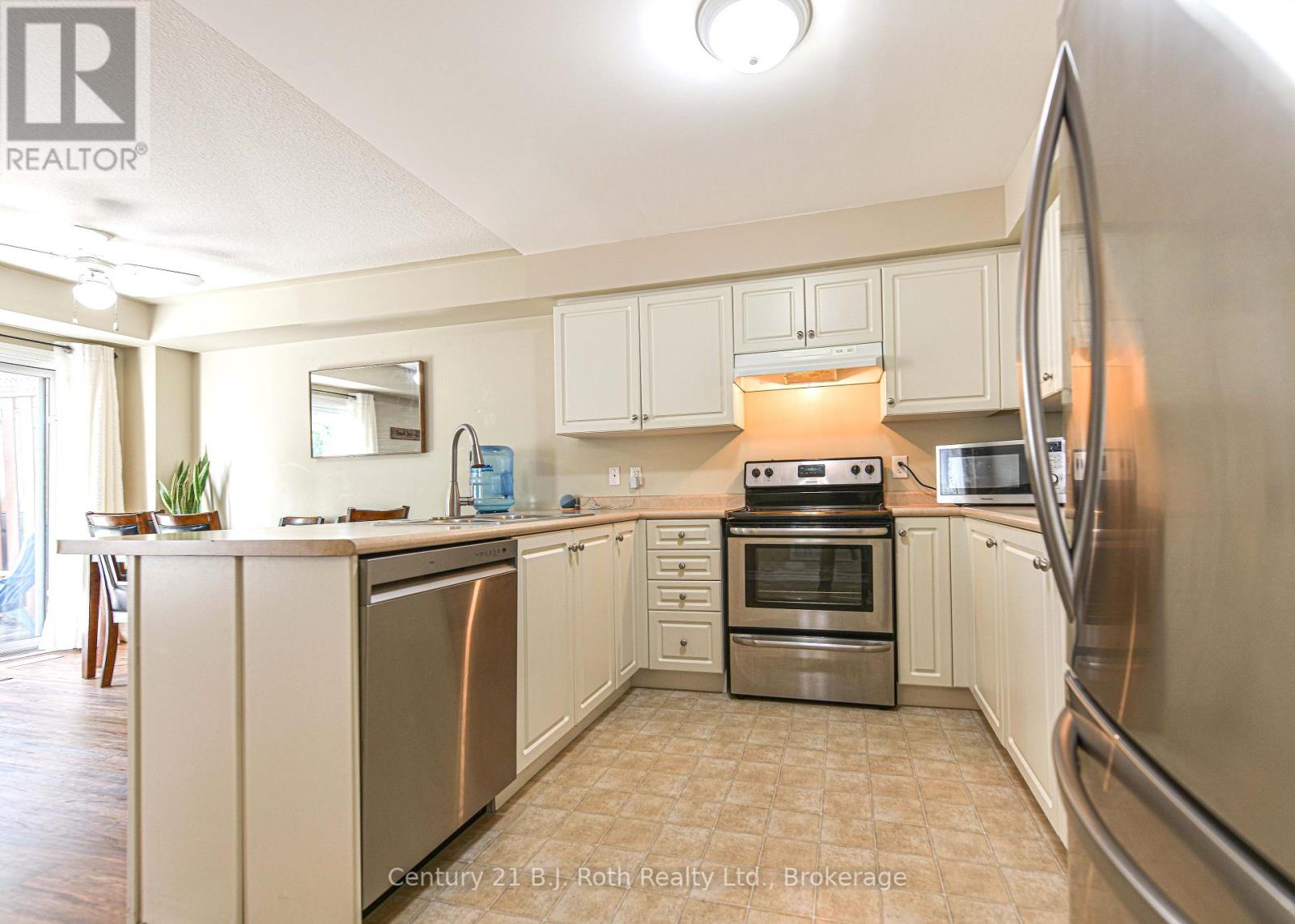 Photo 30 of 36 Michelle Drive, Orillia ON