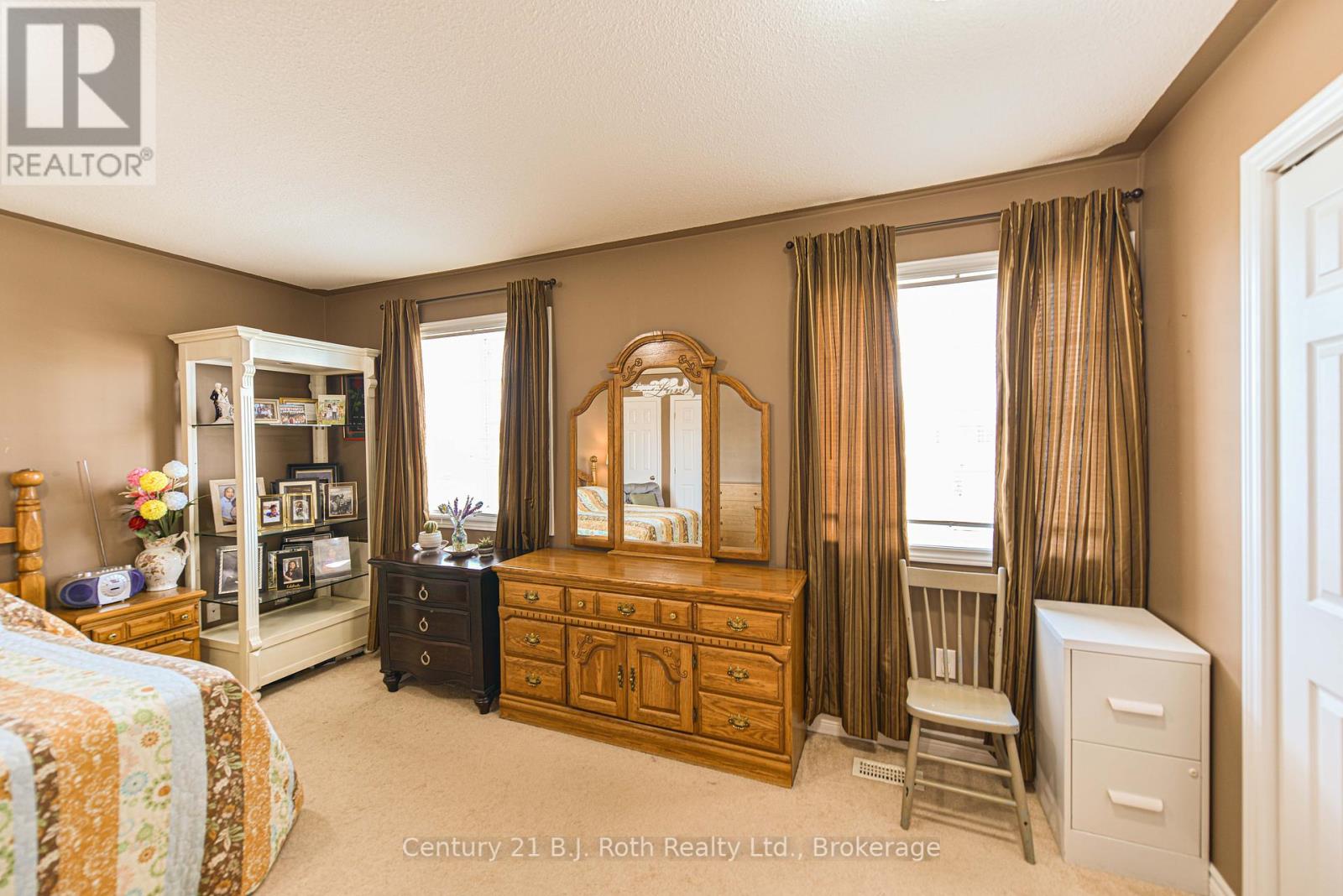Photo 26 of 36 Michelle Drive, Orillia ON