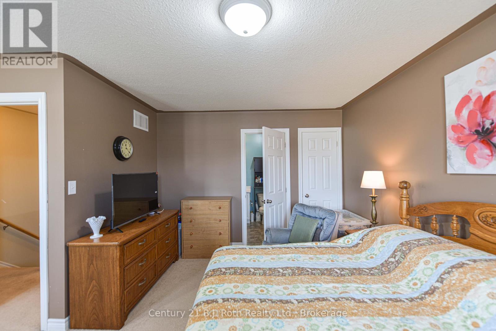 Photo 44 of 36 Michelle Drive, Orillia ON