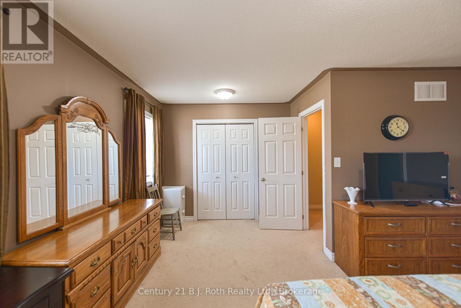 Photo 48 of 36 Michelle Drive, Orillia ON