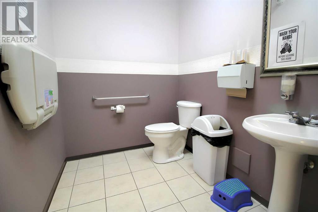 Photo 6 of 2 5021 Parkwood Road, Blackfalds AB