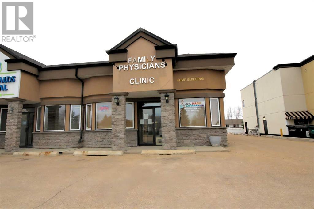Photo 21 of 2 5021 Parkwood Road, Blackfalds AB