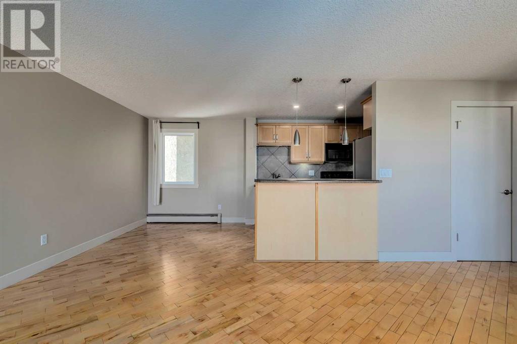 Single Family House for Sale in    Street NE Renfrew Calgary 