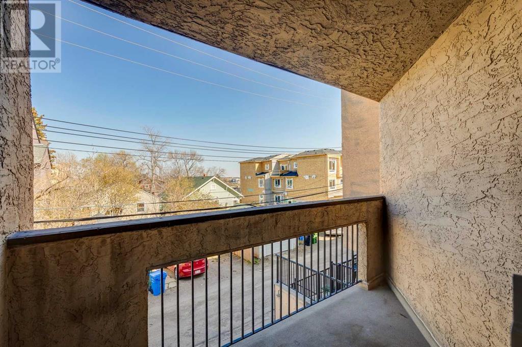 Single Family House for Sale in    Street NE Renfrew Calgary 