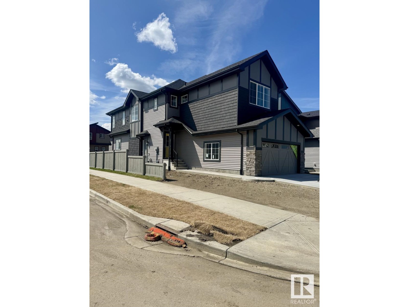 Photo 2 of 17408 2 St Nw, Edmonton AB
