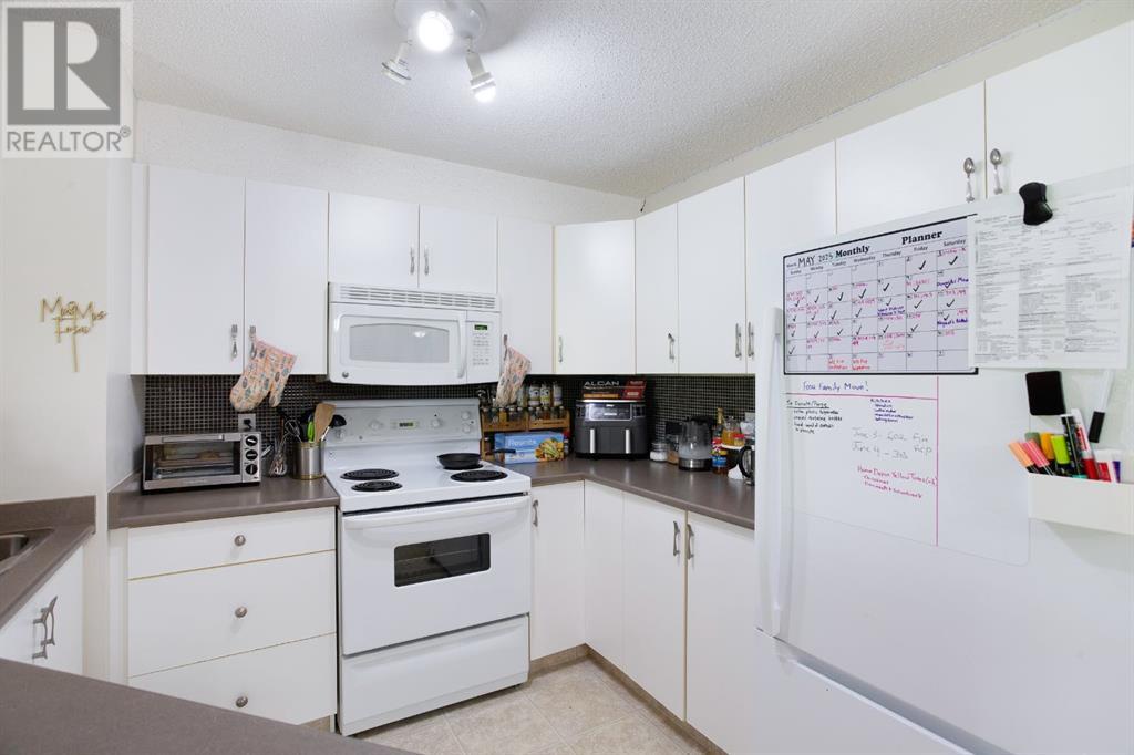 Single Family House for Sale in   Citadel Meadow Point NW Citadel Calgary 