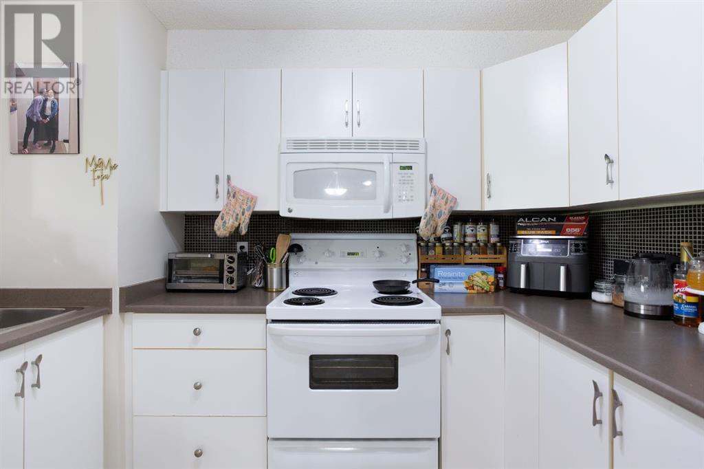 Single Family House for Sale in   Citadel Meadow Point NW Citadel Calgary 