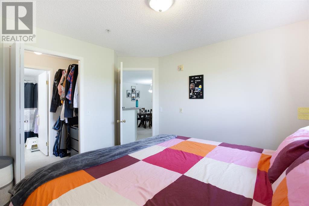 Single Family House for Sale in   Citadel Meadow Point NW Citadel Calgary 