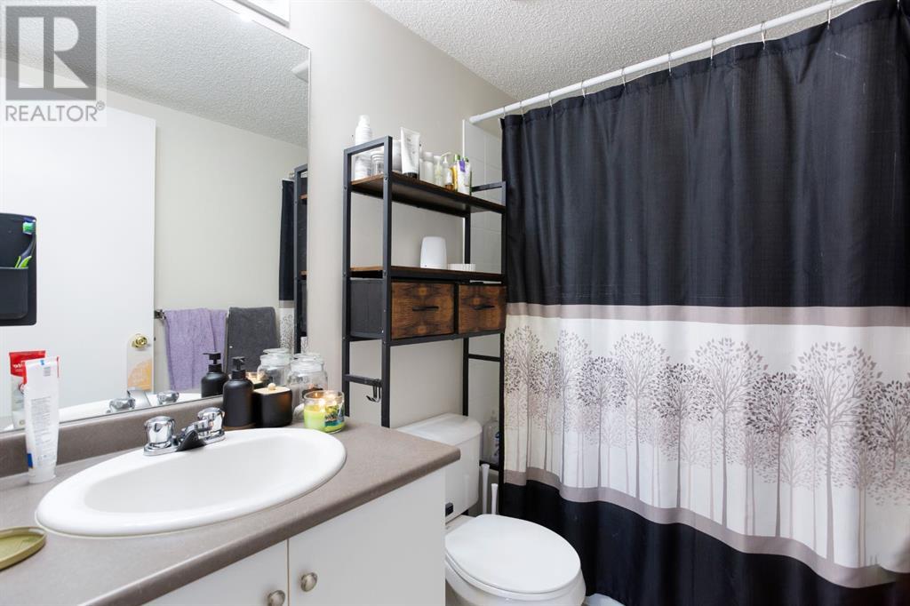 Single Family House for Sale in   Citadel Meadow Point NW Citadel Calgary 