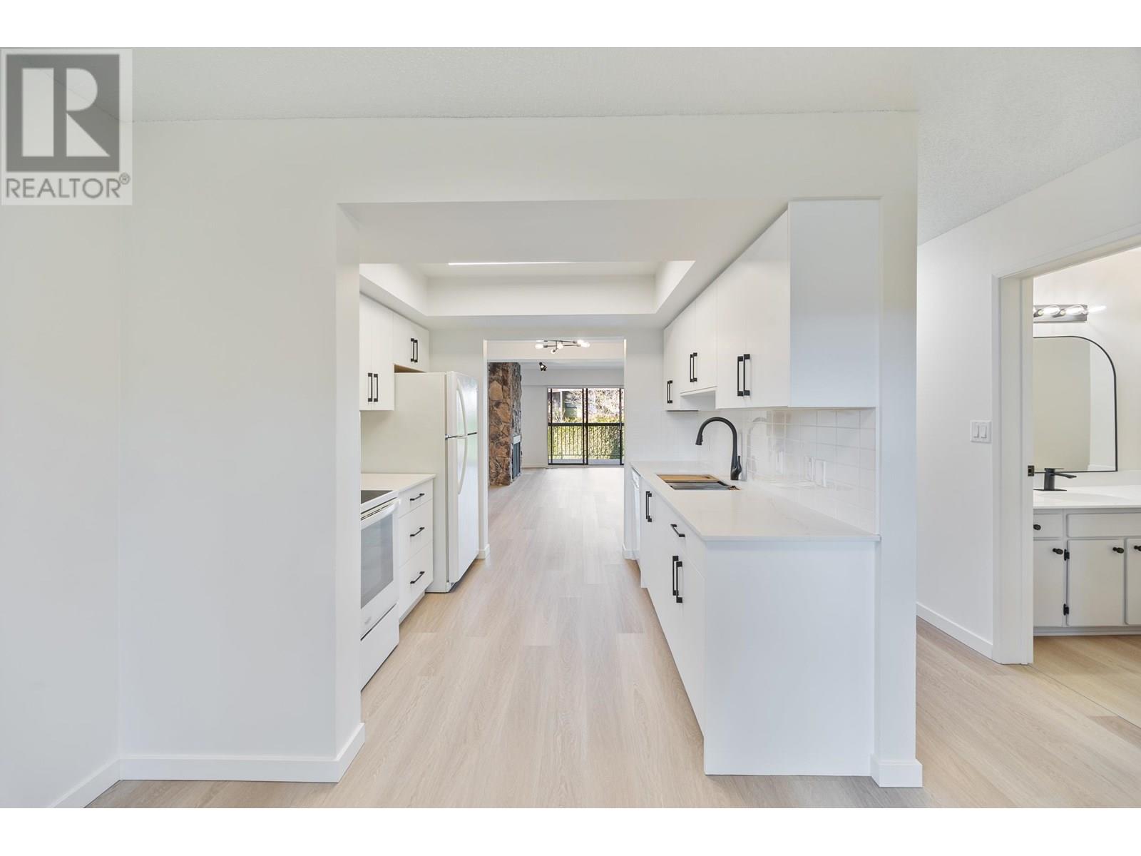 Photo 16 of 2620 Moorcroft Court, Burnaby BC