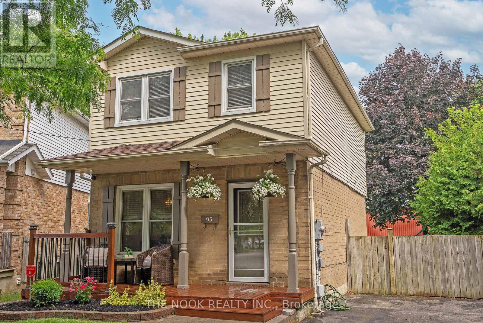 Photo 8 of 95 Turnberry Crescent, Clarington ON