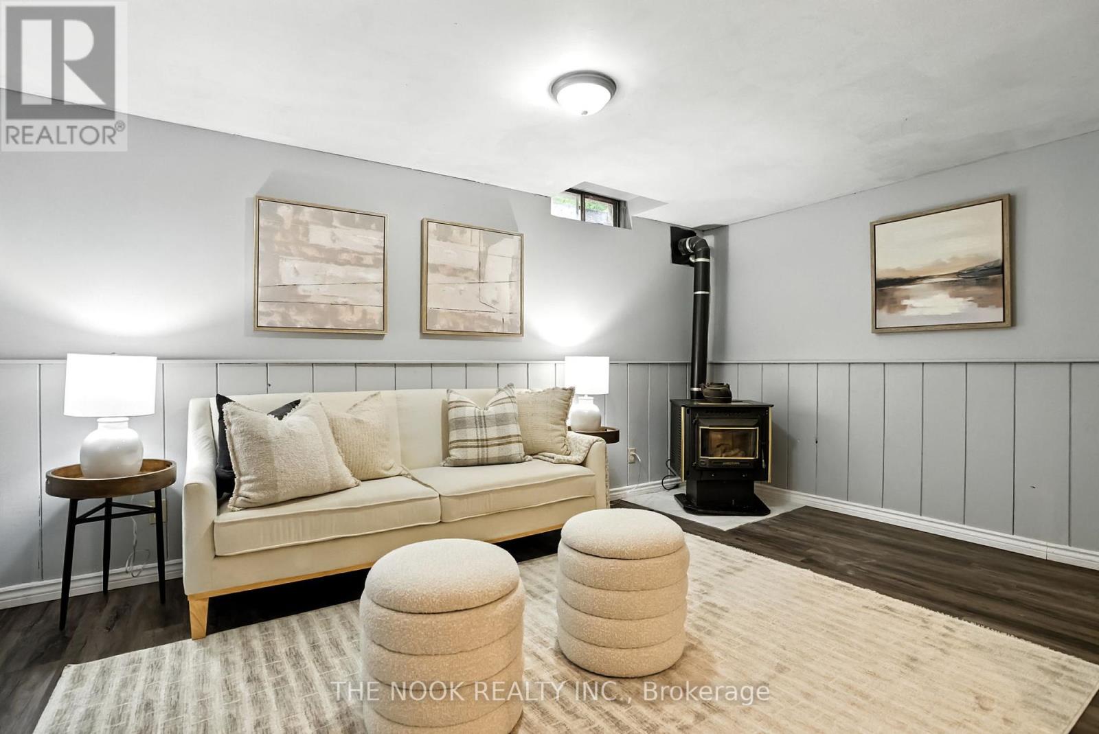 Photo 21 of 95 Turnberry Crescent, Clarington ON