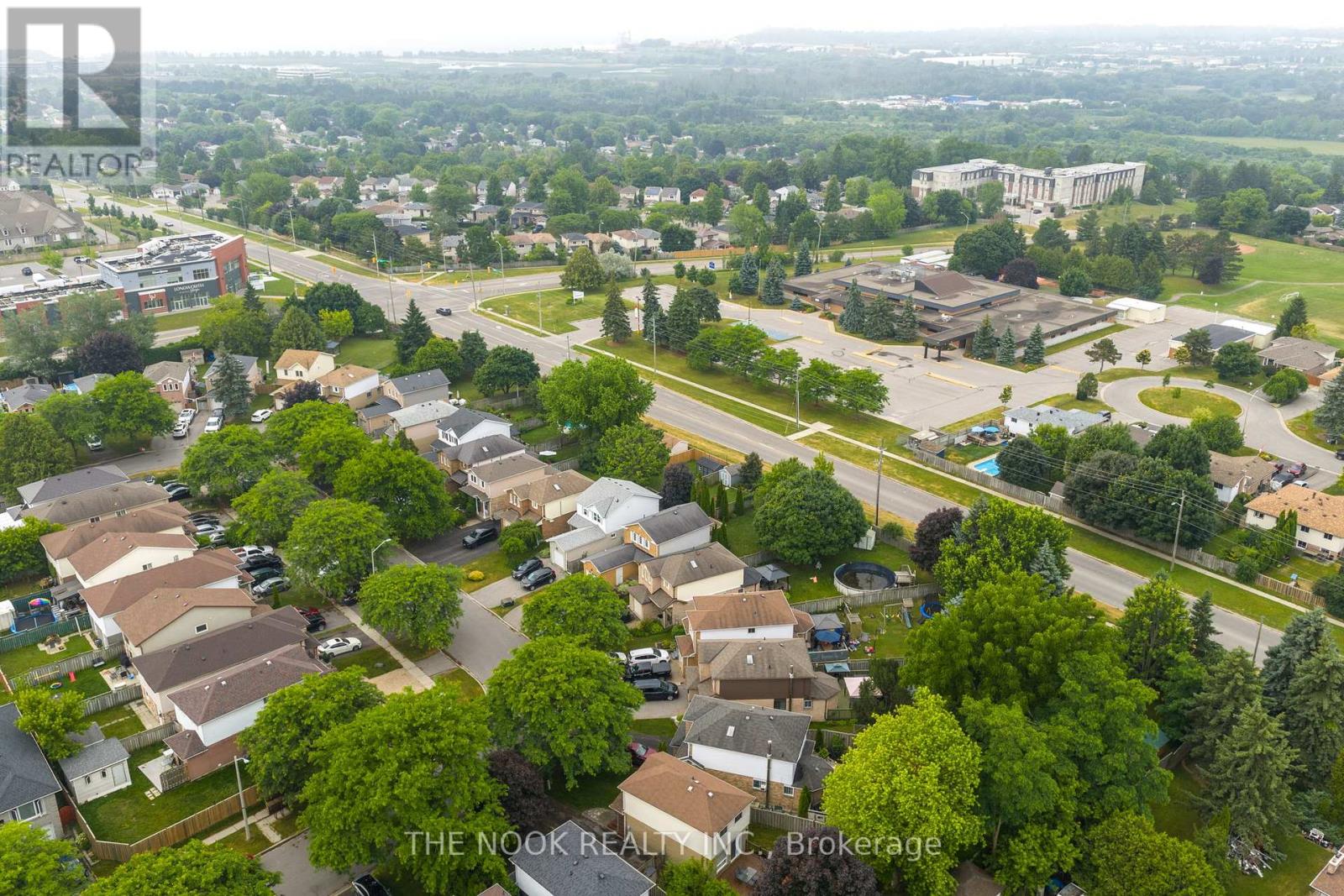 Photo 19 of 95 Turnberry Crescent, Clarington ON