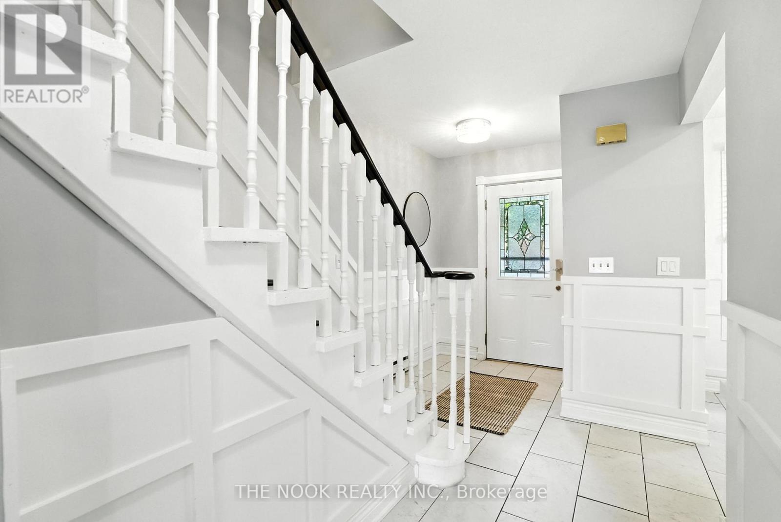 Photo 7 of 95 Turnberry Crescent, Clarington ON