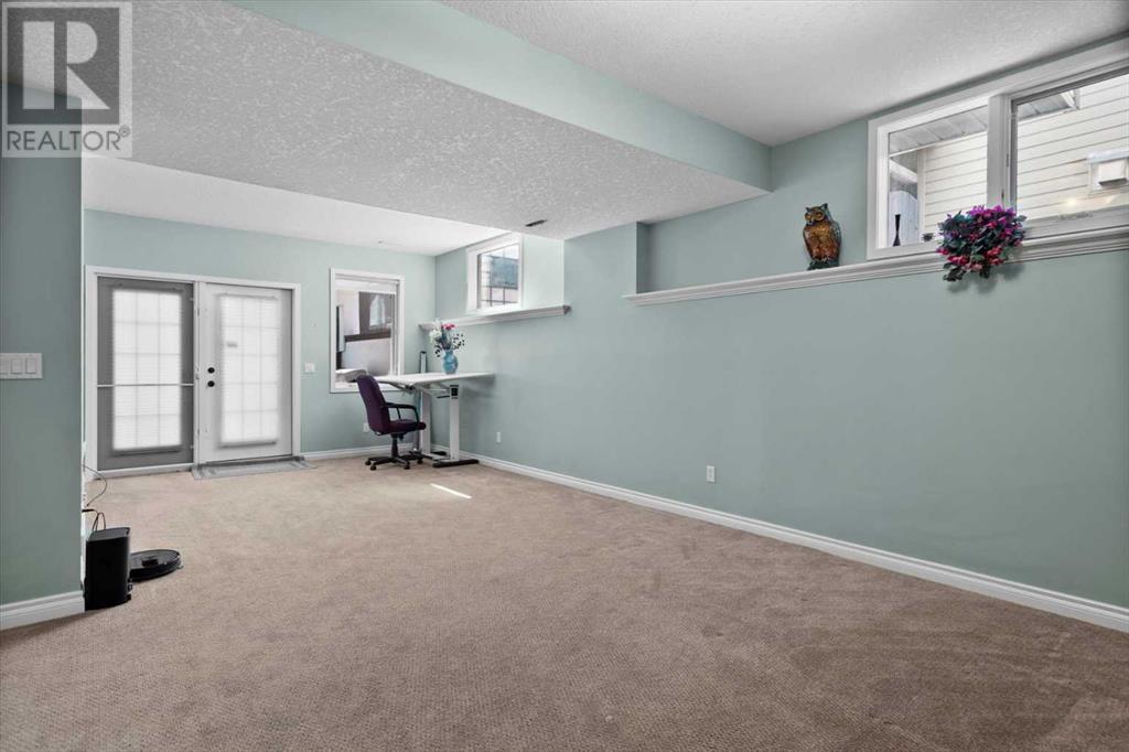 Single Family House Bi-level for Sale in  Rockywood Circle NW Rocky Ridge Calgary 