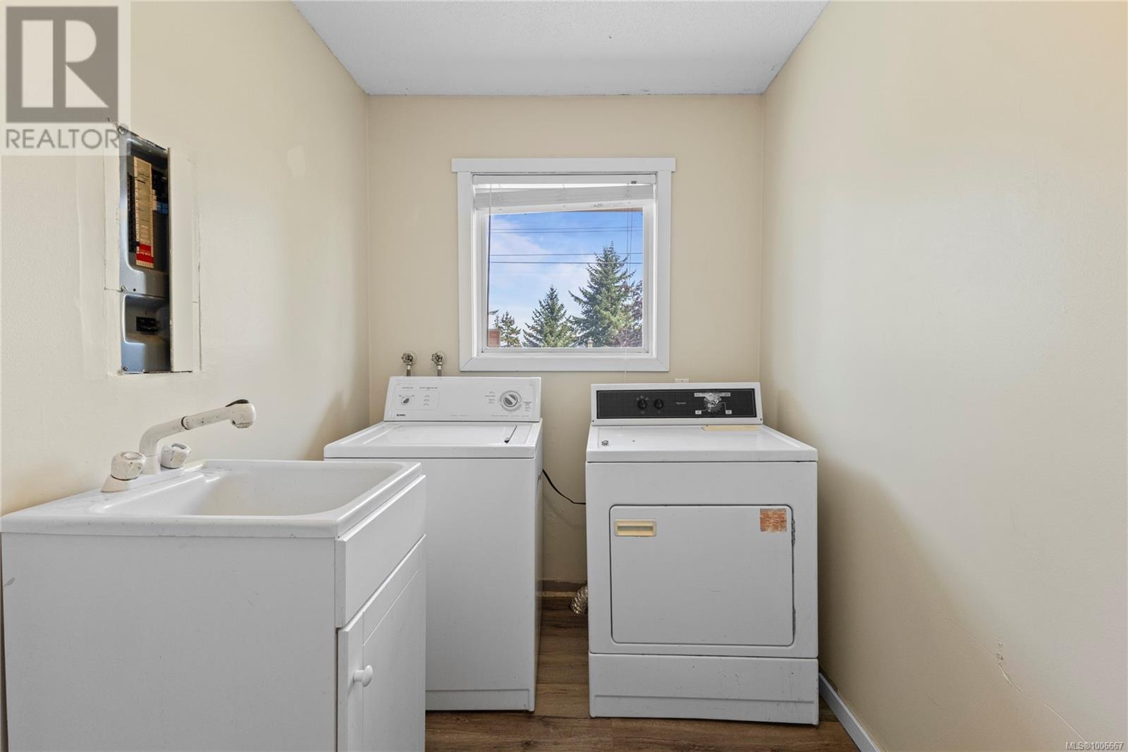 736 Nancy Greene Dr, Campbell River