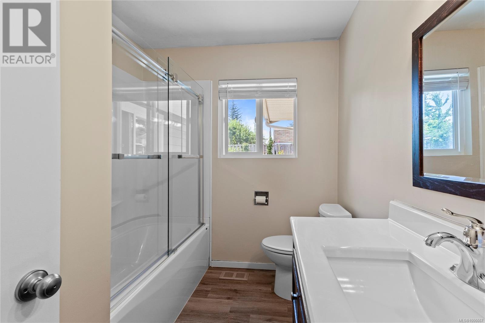 736 Nancy Greene Dr, Campbell River