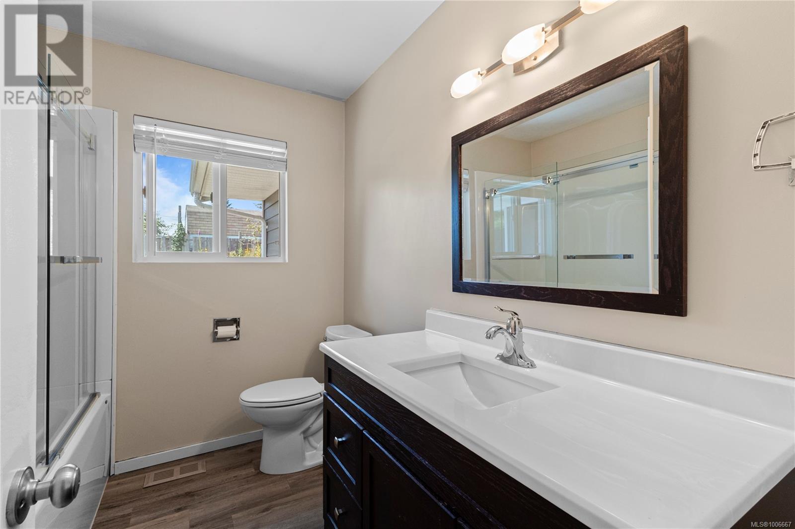 736 Nancy Greene Dr, Campbell River