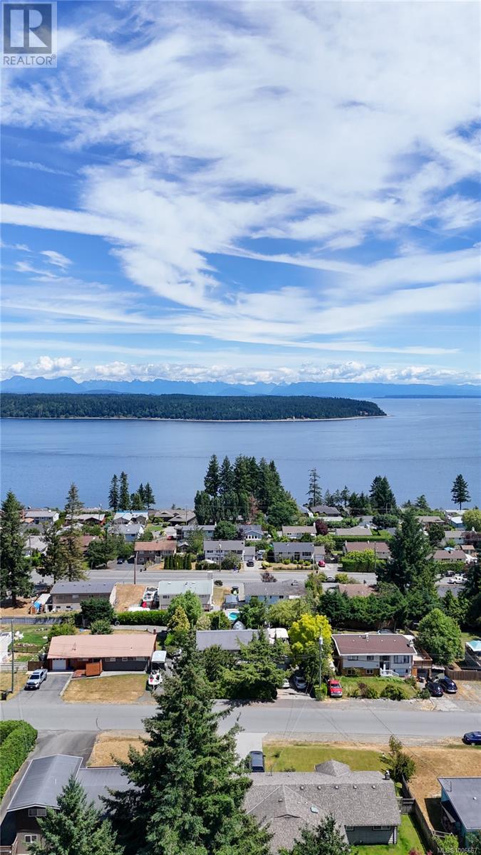 736 Nancy Greene Dr, Campbell River