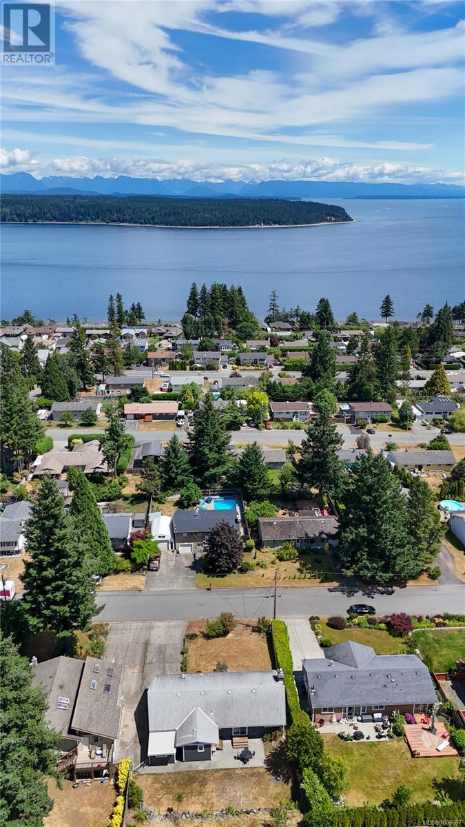 736 Nancy Greene Dr, Campbell River
