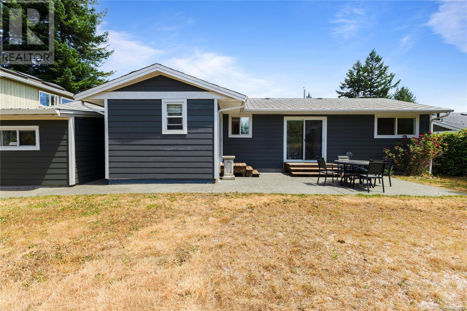 736 Nancy Greene Dr, Campbell River