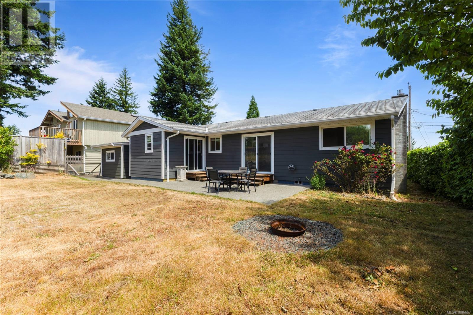 736 Nancy Greene Dr, Campbell River