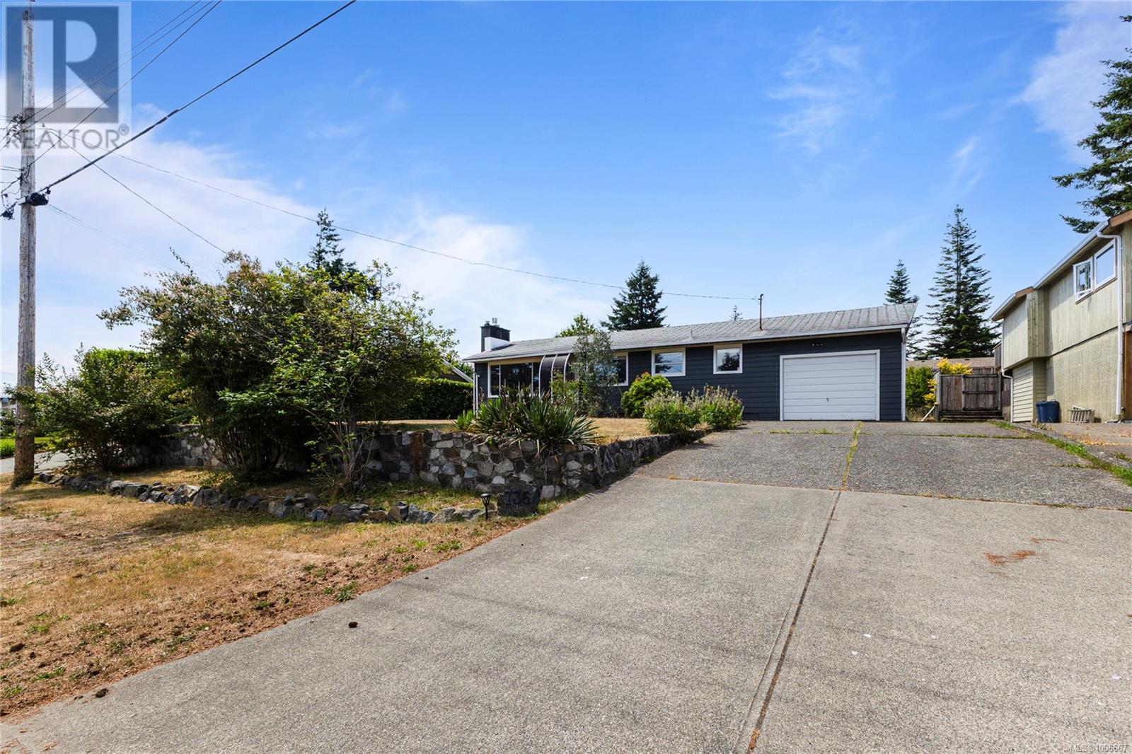 736 Nancy Greene Dr, Campbell River