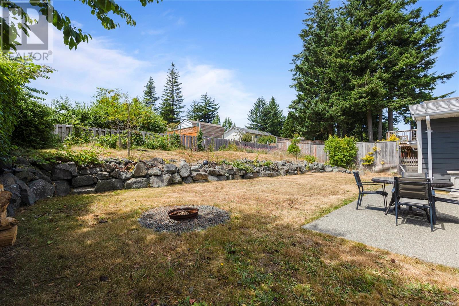736 Nancy Greene Dr, Campbell River