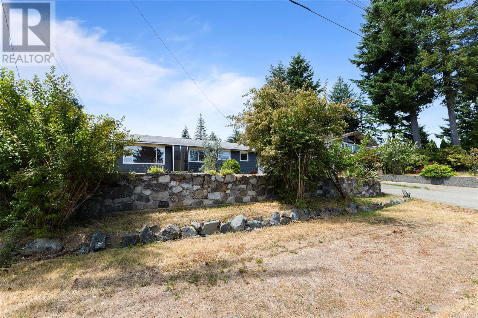 736 Nancy Greene Dr, Campbell River