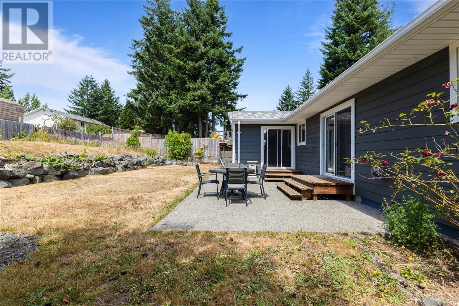 736 Nancy Greene Dr, Campbell River